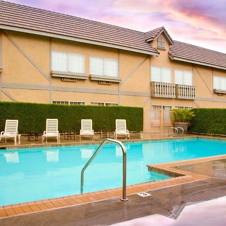 Folk Inn Ontario Airport Dış mekan fotoğraf